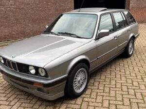 BMW 320 Touring E30