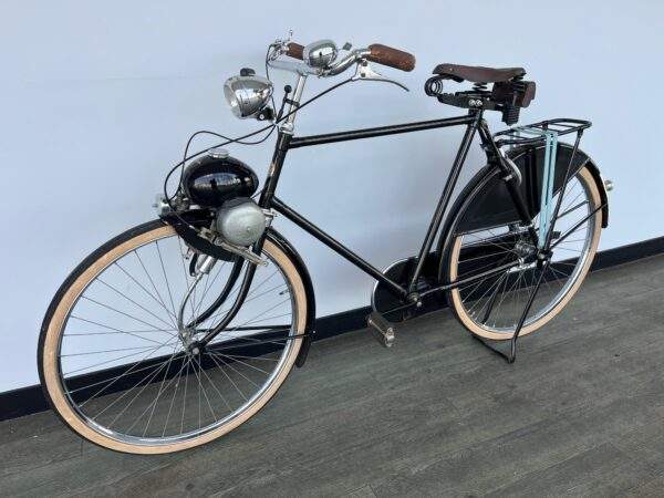 Berini M 13 Ei met Stokvis Rijwiel