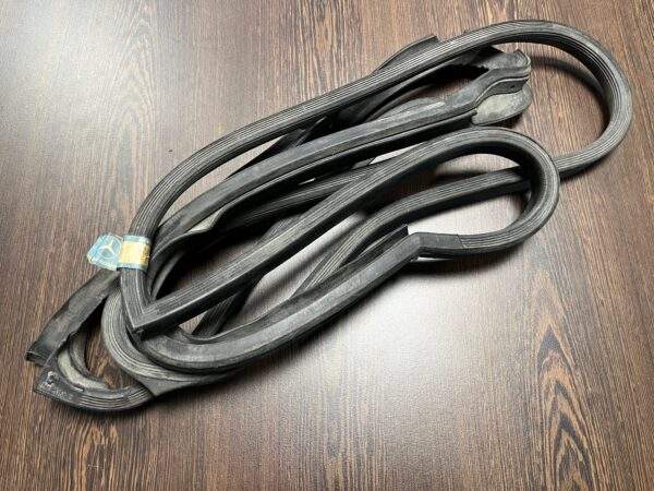Deurrubber Links voor 108 (2)