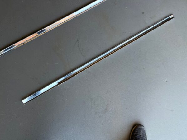 Instap lijst Rechts Coupe/Cabrio 111/112 - Afbeelding 2