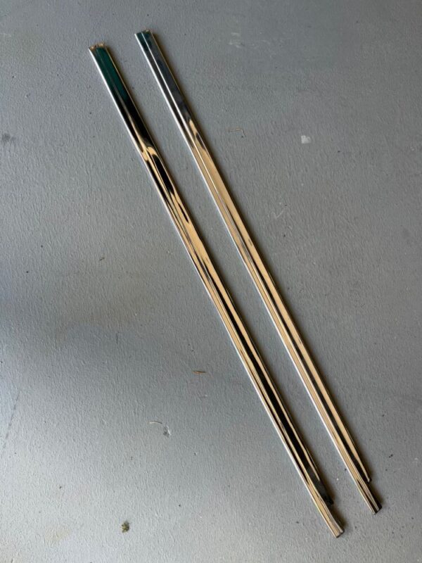 Raamlijst bovenkant deur Rechts Coupe/Cabrio 111/112