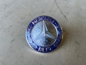 Grill logo Mercedes 115