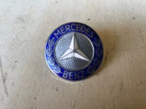 Grill Logo Mercedes 110/111/112