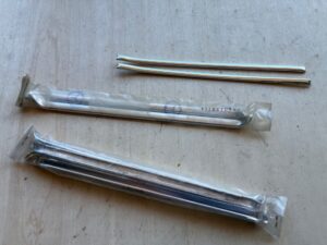 Sierstrip naast de grill 111