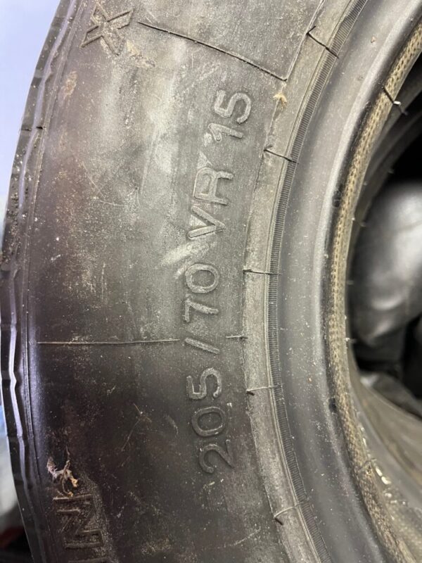 Banden Michelin XWX 205/70-VR15 - Afbeelding 4