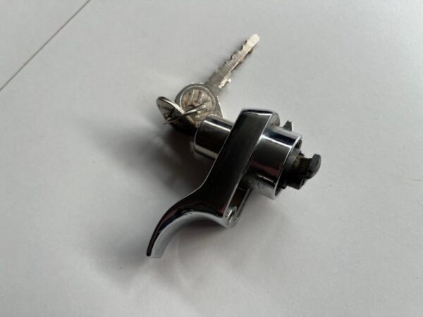 Volkswagen achterklep slot T1/T2 - Afbeelding 2
