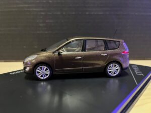 Renault Grand Scenic 2009 1:43