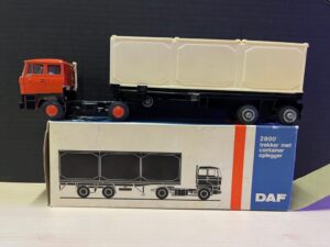 DAF 2800 met Container oplegger