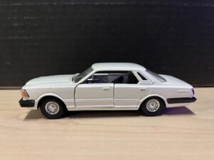 Nissan Cedric 1:43
