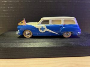 Renault Fregatte Ambulance 1:43