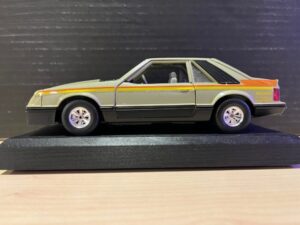Ford Mustang  1:24
