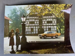 Mercedes Showroom foto type 123